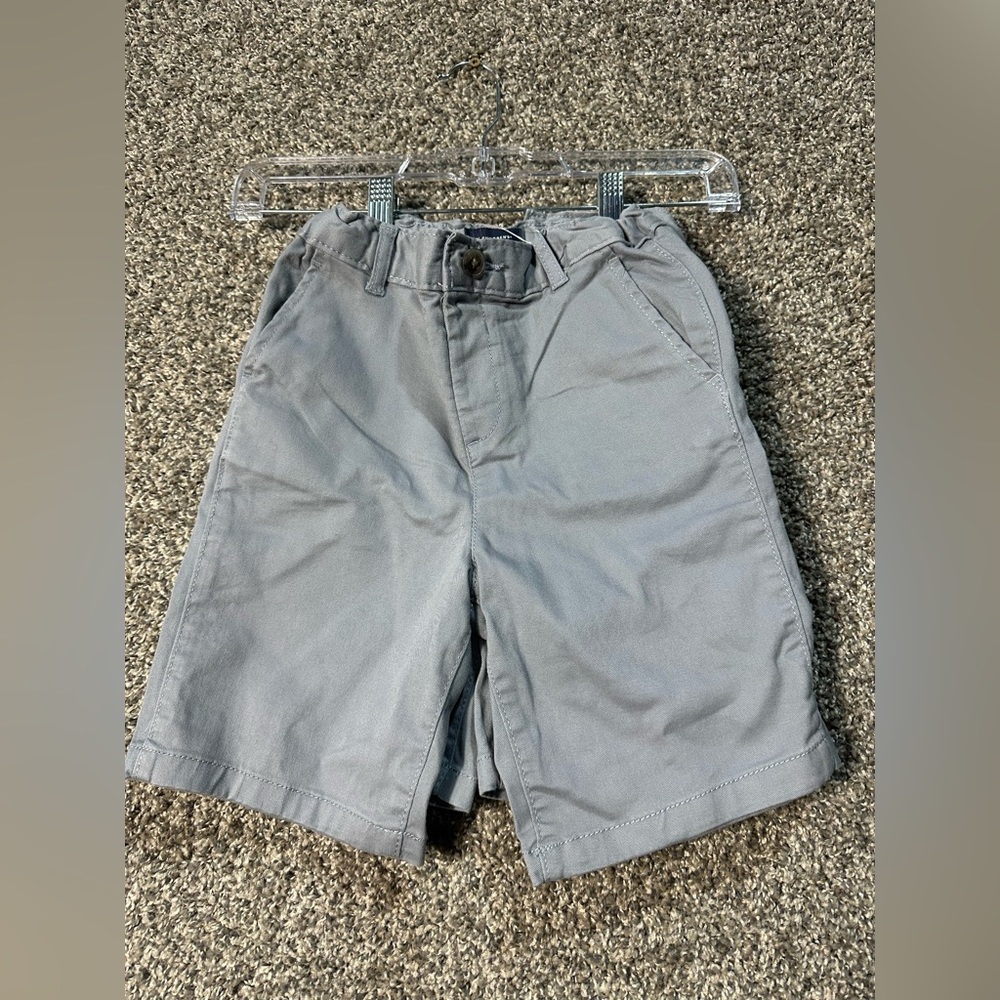 NWOT The Children's Place Boys' Stretch Chino Shorts Two Pack Size 5T - Picture 2 of 4